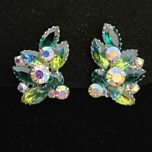 Strikingly Elegant Iridescent Rhinestone Vintage Fashion Earrings - Clip On